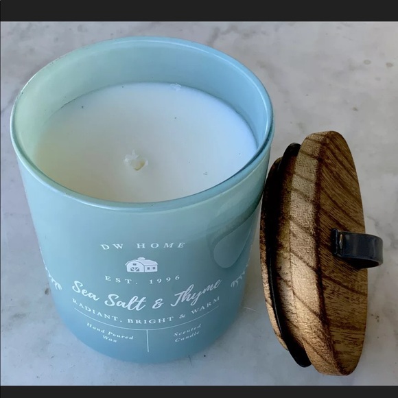DW HOME CANDLE SEA SALT THYME RICHLY SCENTED - Picture 3 of 4